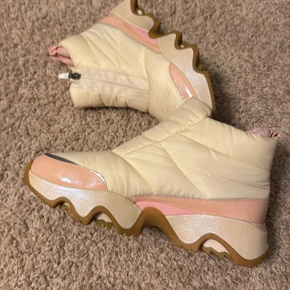 NWOB WNS Sorel Kinetic Impact Waterproof Zip Up Boots Sz 9 Chalk & Vintage Pink - Picture 5 of 11